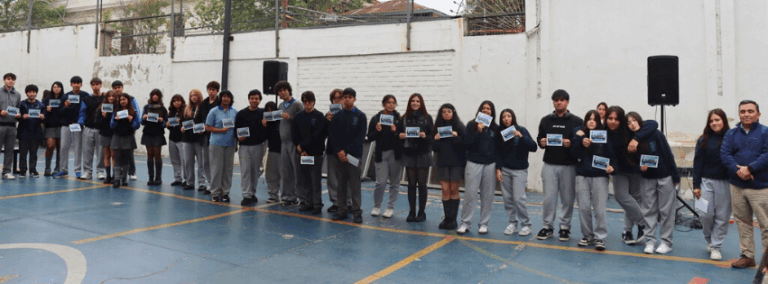 Reconocimiento a estudiantes que participaron en Confraternidad Cultural SS.CC.