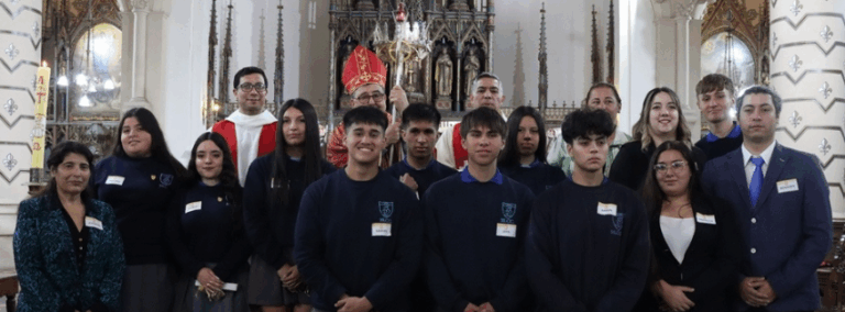 Catorce integrantes de nuestra comunidad recibieron su Confirmación