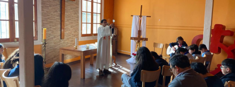 Se realizó Adoración con niños y niñas de 5° Básico